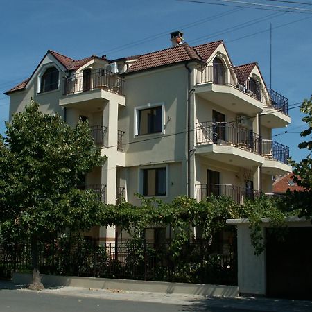 Family Hotel Bellehouse Chernomorets Esterno foto